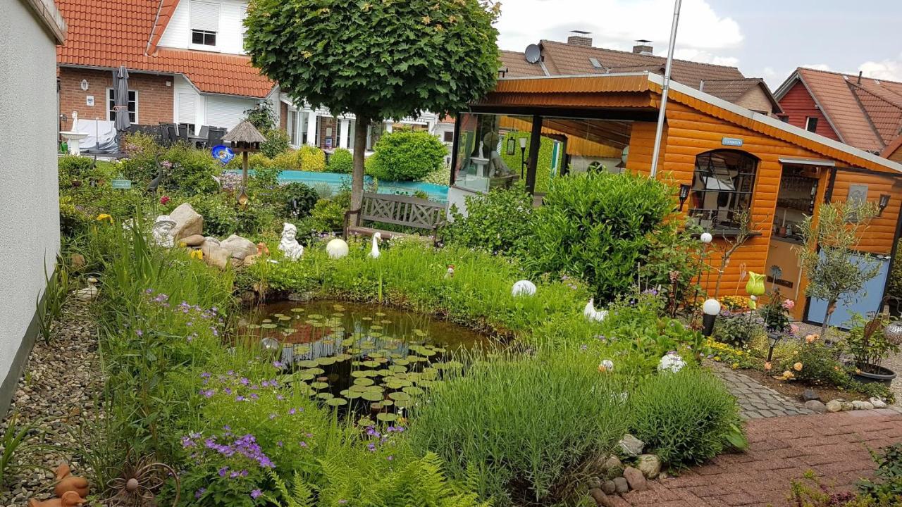 Ferienwohnung In Gartenlandschaft カッセル エクステリア 写真